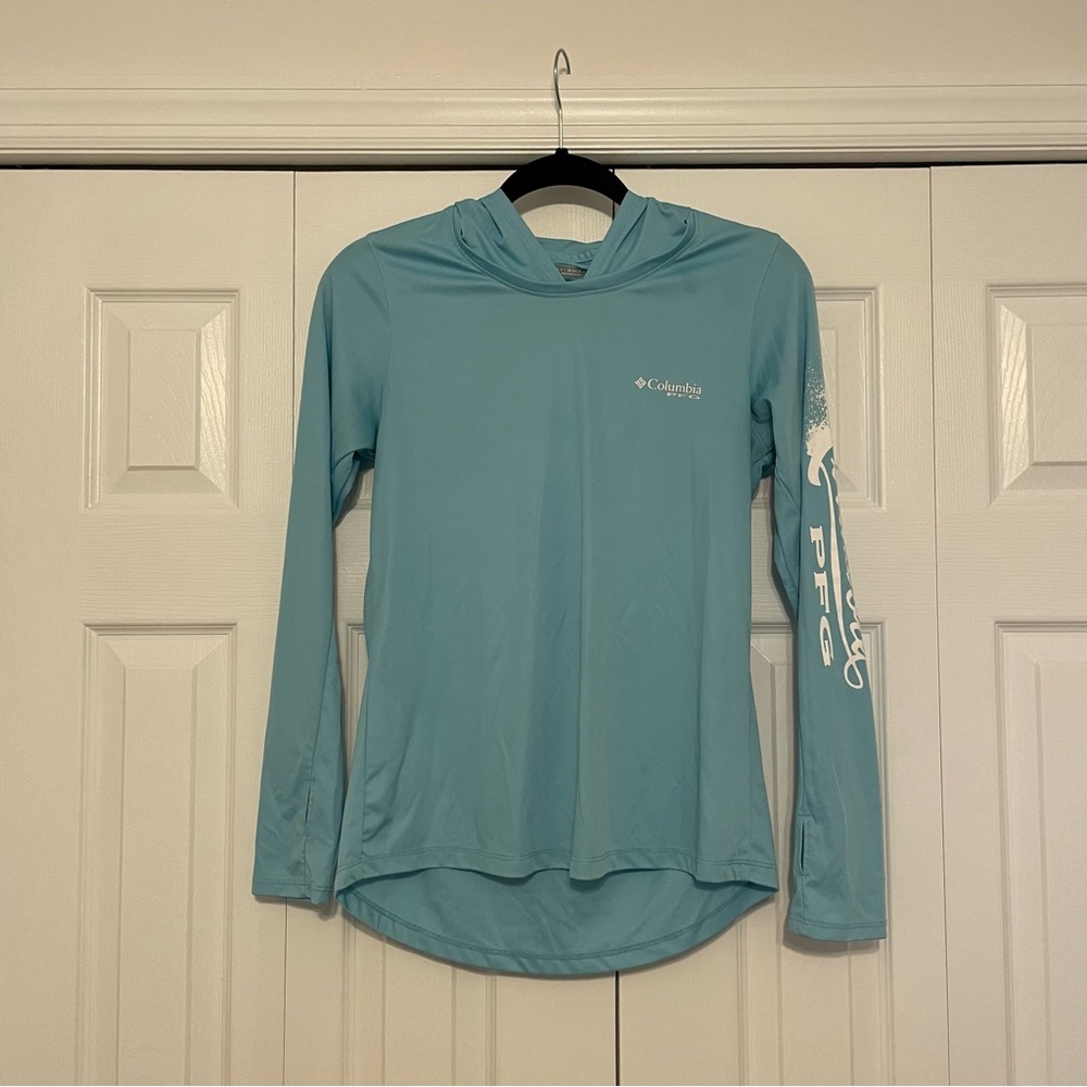 Columbia long sleeve shirt with hood